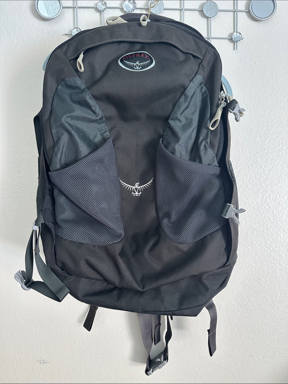 OSPREY Black and Gray Men's large Backpack